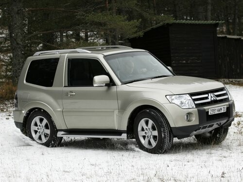 Коврики текстильные "Классик" для Mitsubishi Pajero IV (suv / V80 (3 дв.)) 2006 - 2011, черные, 5шт.